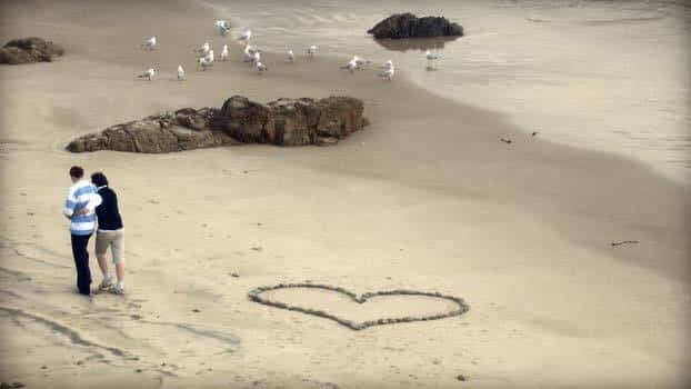 romantic beach - You love someone - Crush Quotes
